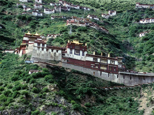 the full view of Drigung Til Monastery