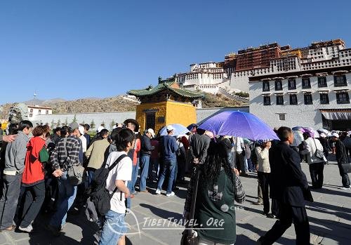 foreign tourist in tibet