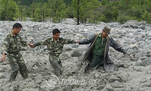 sichuan tibet highway landslide