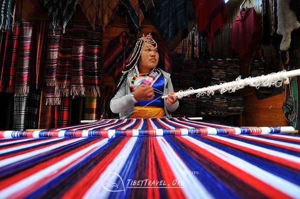 Tibetan weaving workshop