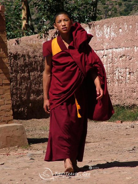 Tibetan clothes