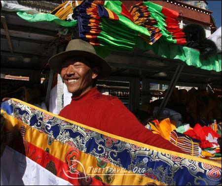 tibetan new year shopping