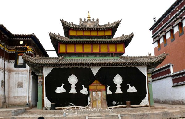 Rongwu Monastery in Amdo Tibetan Area