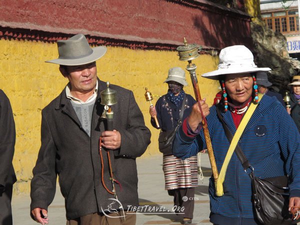 Tibetan-pilgrims