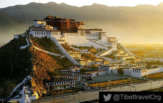 Shooting the Potala in the morning.