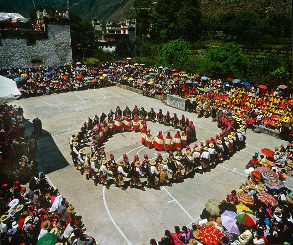 Danba Tibetan Guozhuang dance