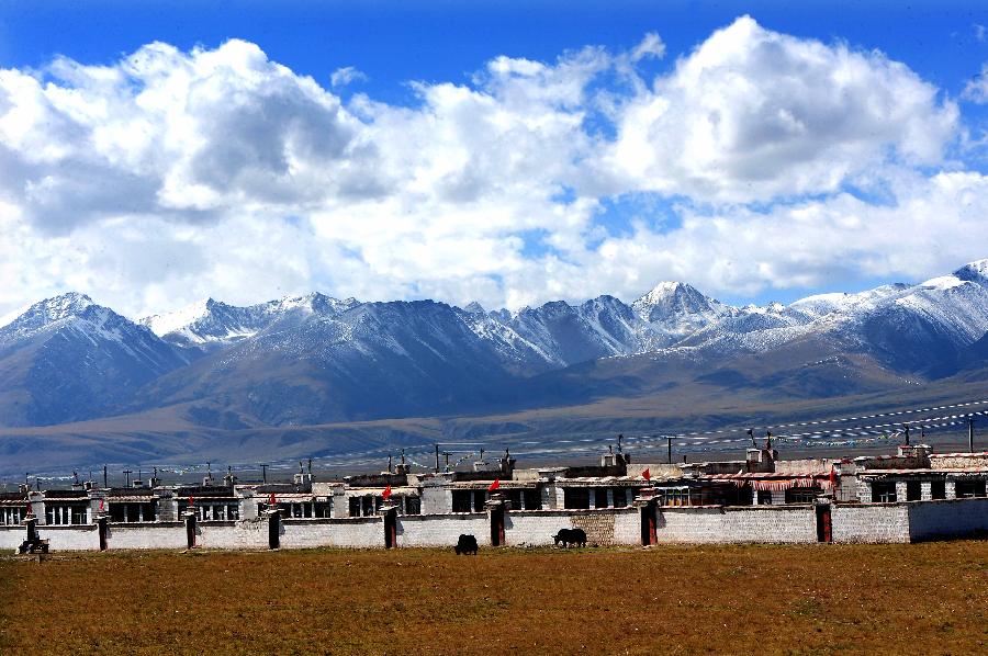 Photo shows a newly built Tibetan style village for local nomads in Nagqu County.