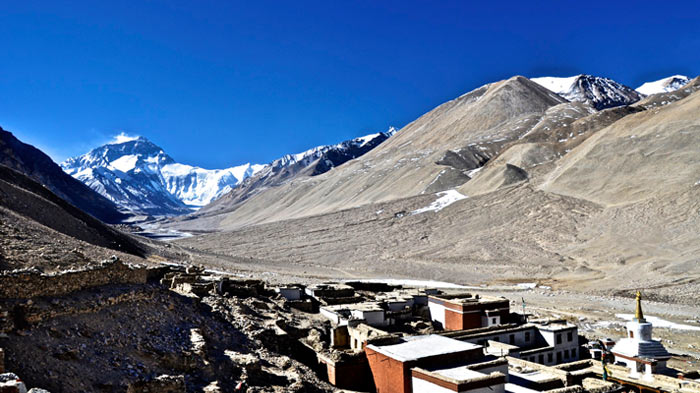 road-to-Mt-Everest-Base-Camp