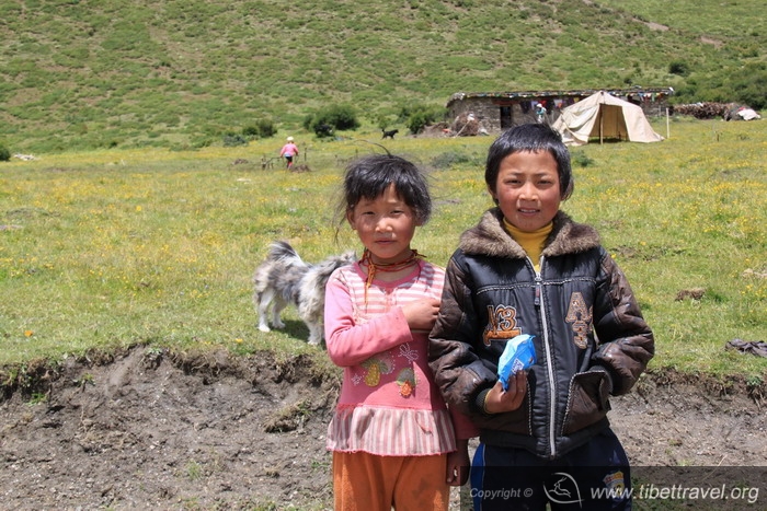 Tibetan children in Sichuan