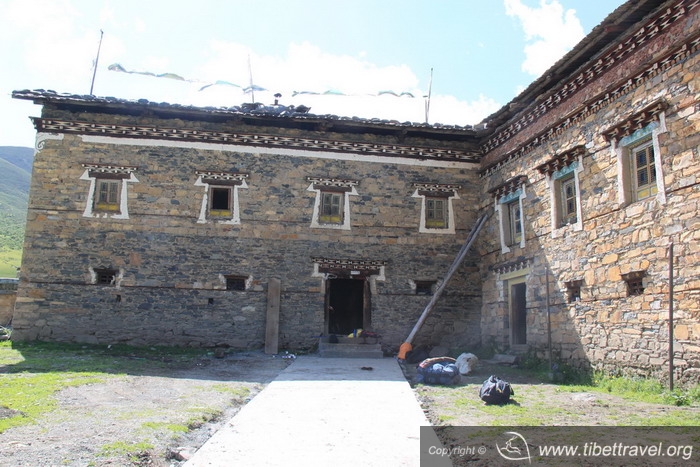tibetan farmers house in Kham