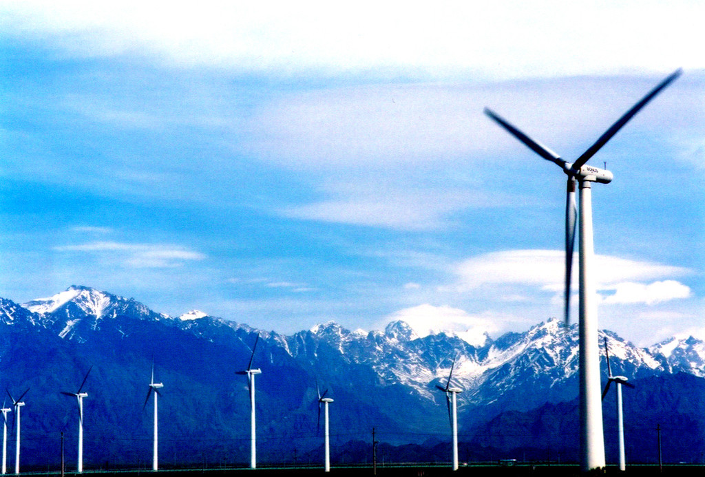 Tibet Wind Farm Starts Turning
