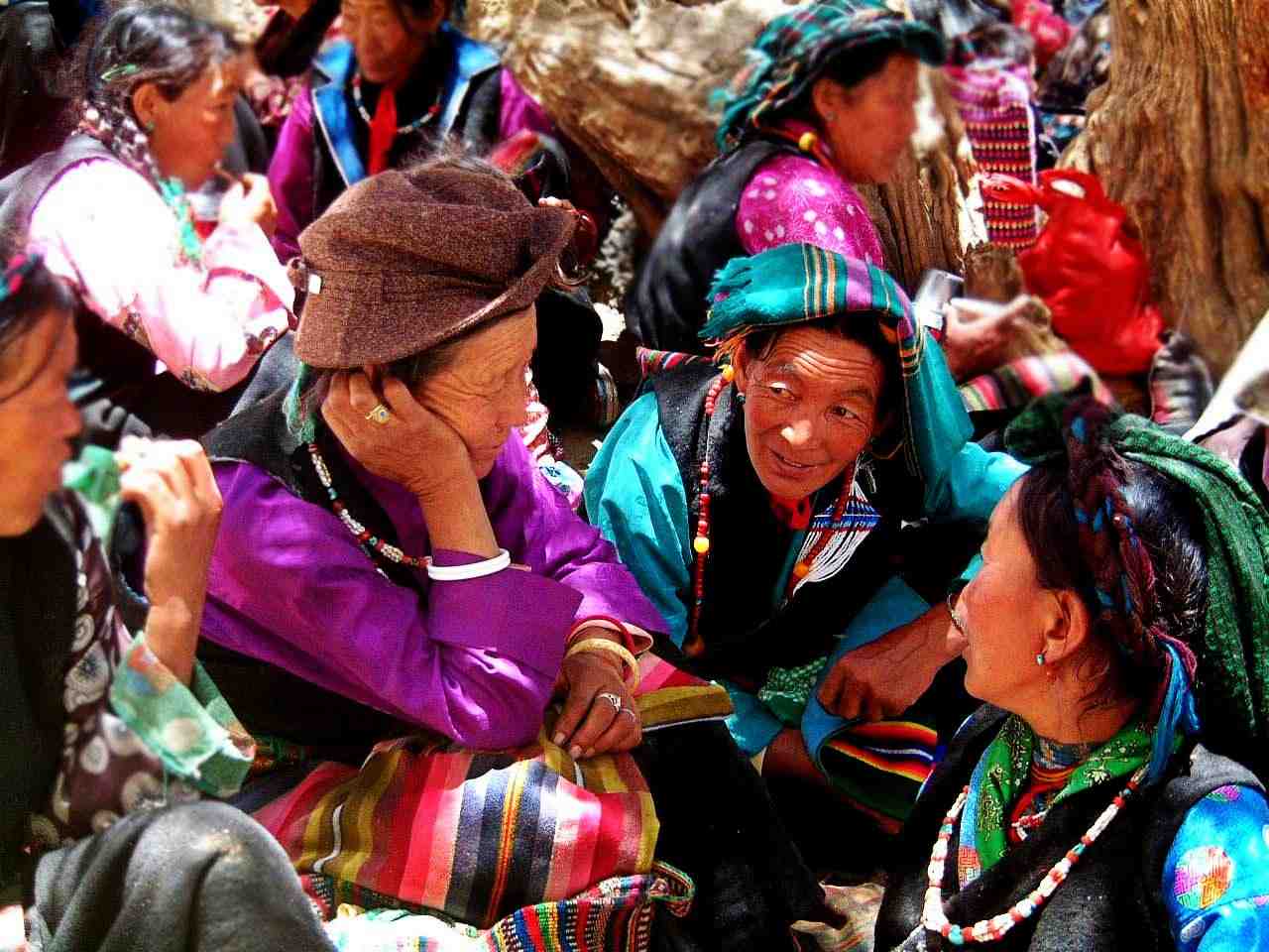 Tibetan New Year Shopping Carnival on the Way