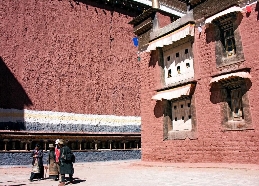 A Glimpse of Sakya Monastery in Tibet