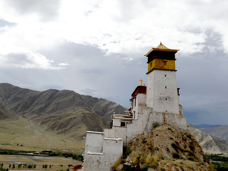 Yumbu Lhakhang