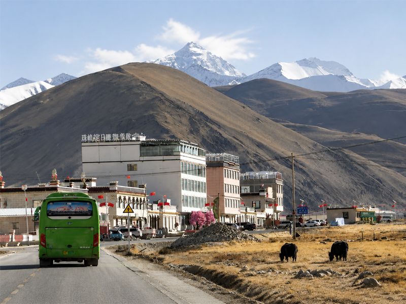 Modern hotels in Tingri offering improved accommodation for Everest tours Tingri Hotels Offering Better Stay Options for Everest Travelers