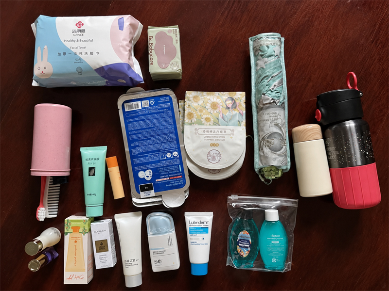 Pack toiletries and skincare for a Lhasa tour Essential travel toiletries and skincare products for a Lhasa trip
