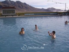Top famous hot springs, great places for bathing in Tibet